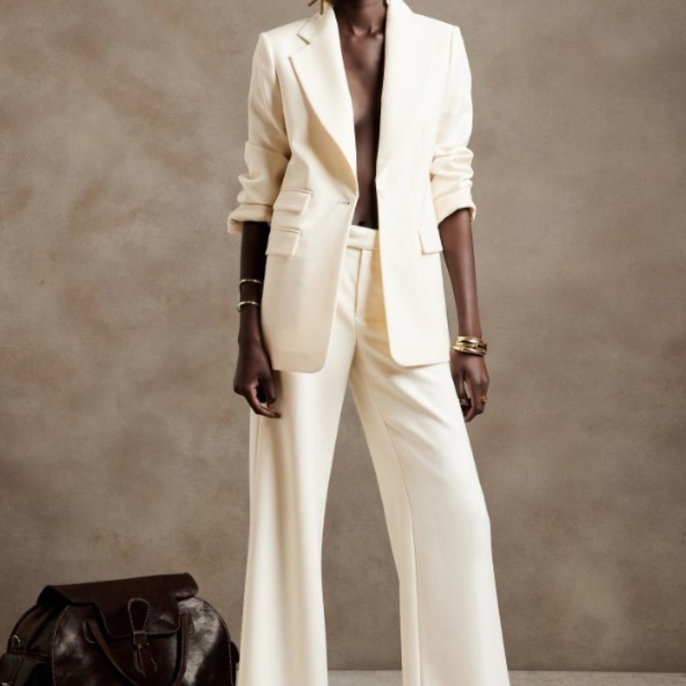 Banana Republic Sculpted Italian Wool Blazer and Pant Sz12 worn once